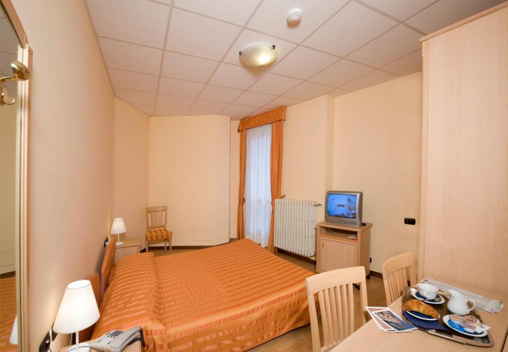 Hotel Residence Dei Fiori Baveno Cameră foto